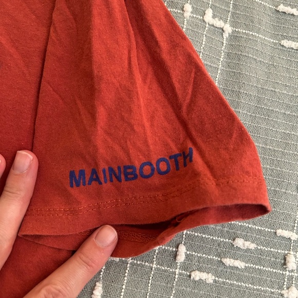 Mainbooth red orange Saturn Graphic T-Shirt size S (see measurements) - Picture 3 of 9